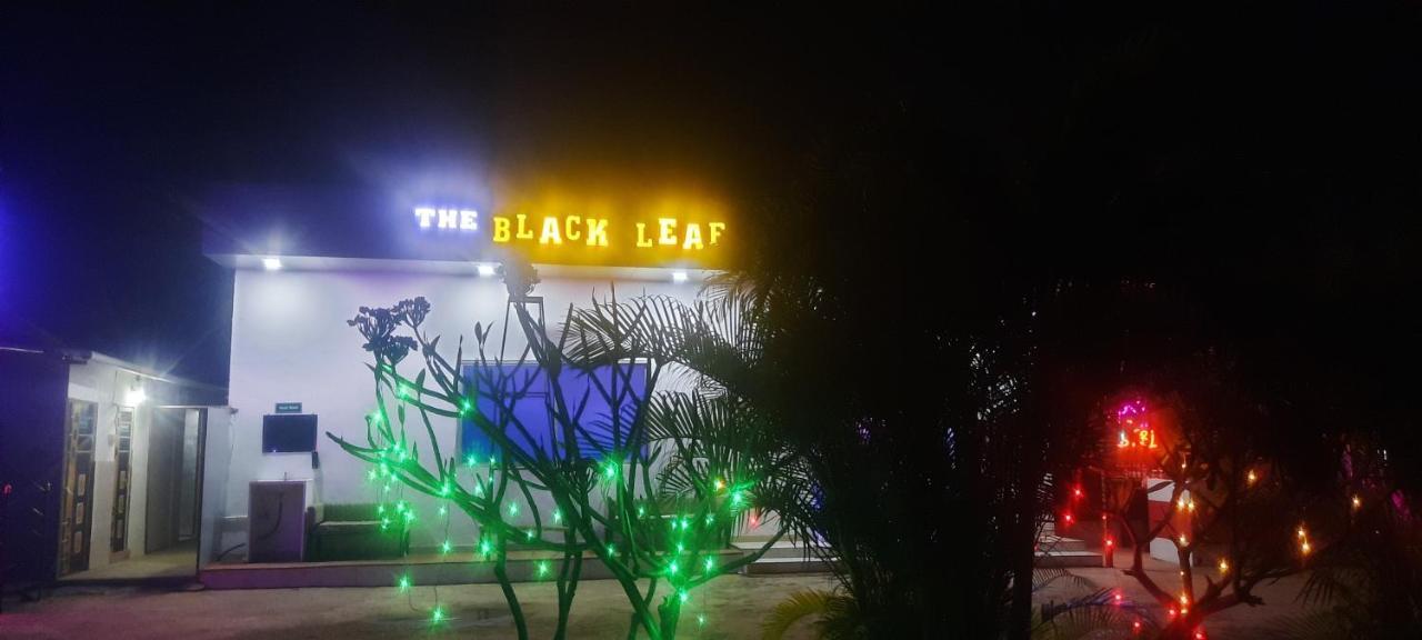 Hotel The Black Leaf Rāipur Exterior foto