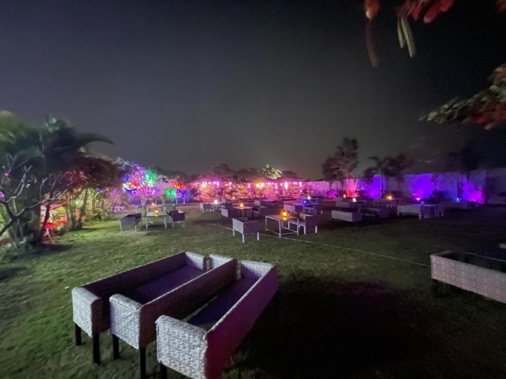 Hotel The Black Leaf Rāipur Exterior foto
