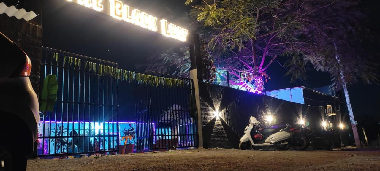 Hotel The Black Leaf Rāipur Exterior foto